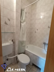 268885