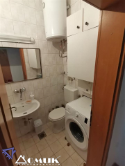 268885